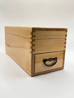 Râpe à katsuobushi, boîte en bois