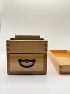 Râpe à katsuobushi, boîte en bois