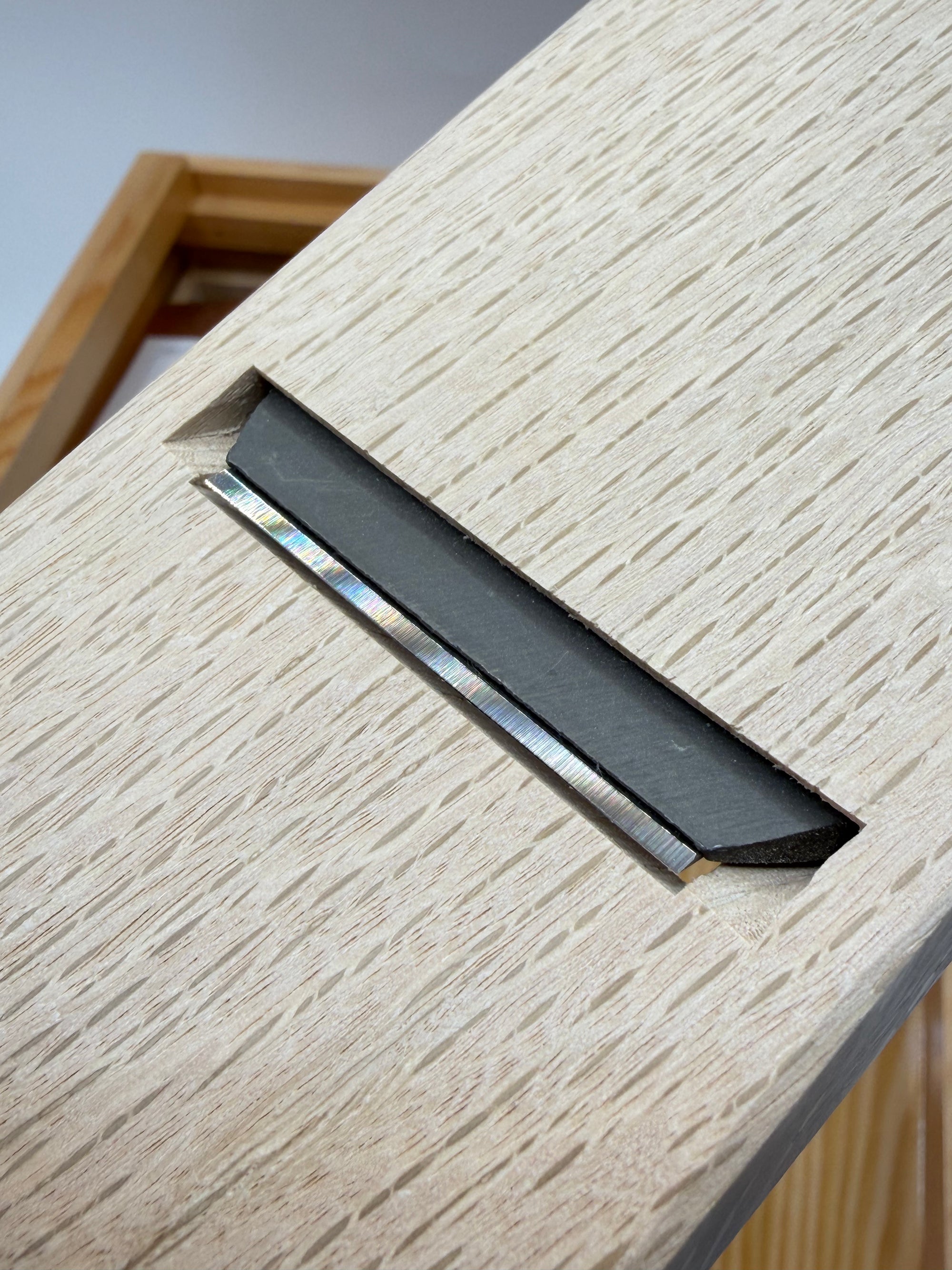 Râpe à katsuobushi, boîte en bois
