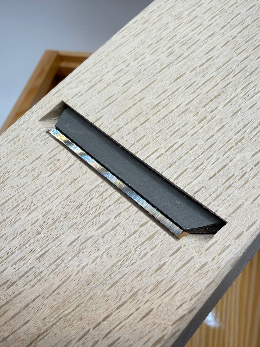 Râpe à katsuobushi, boîte en bois