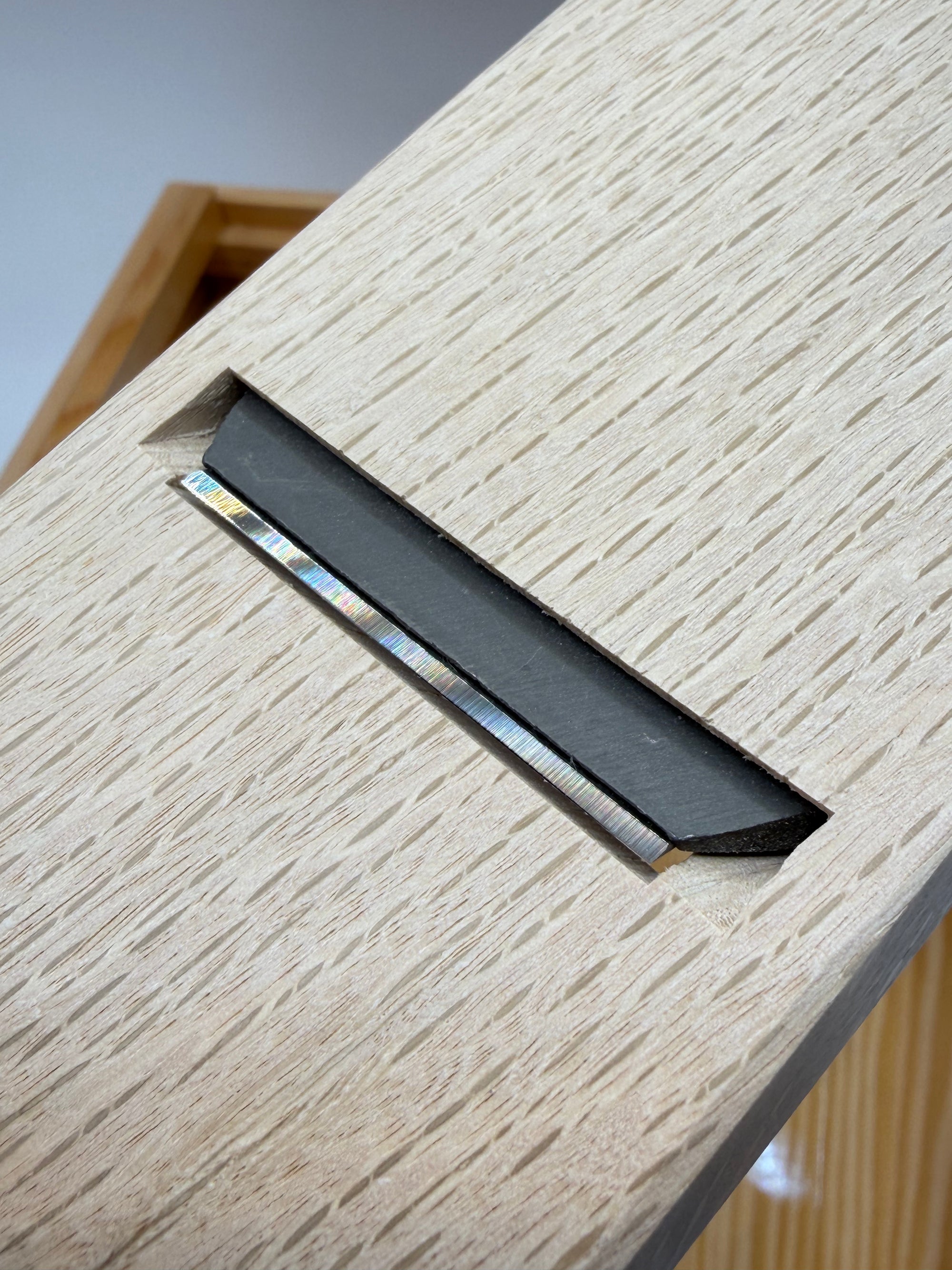 Râpe à katsuobushi, boîte en bois