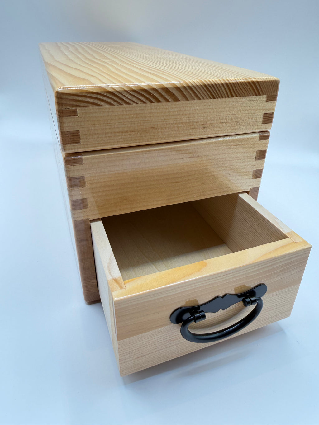 Râpe à katsuobushi, boîte en bois