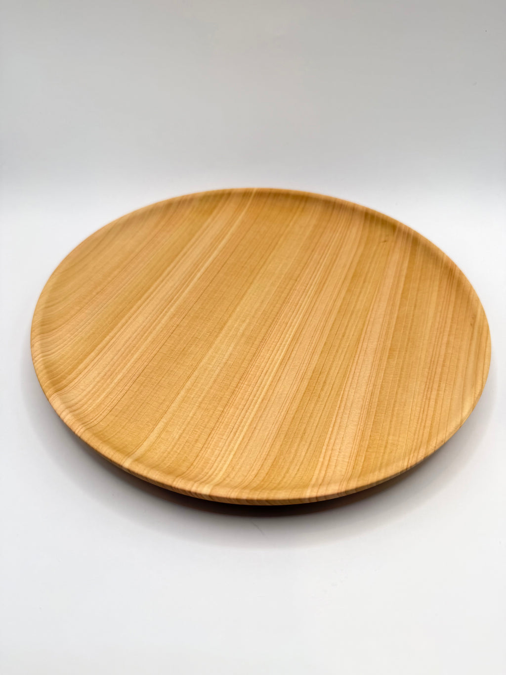 Assiette plate, bois tourné