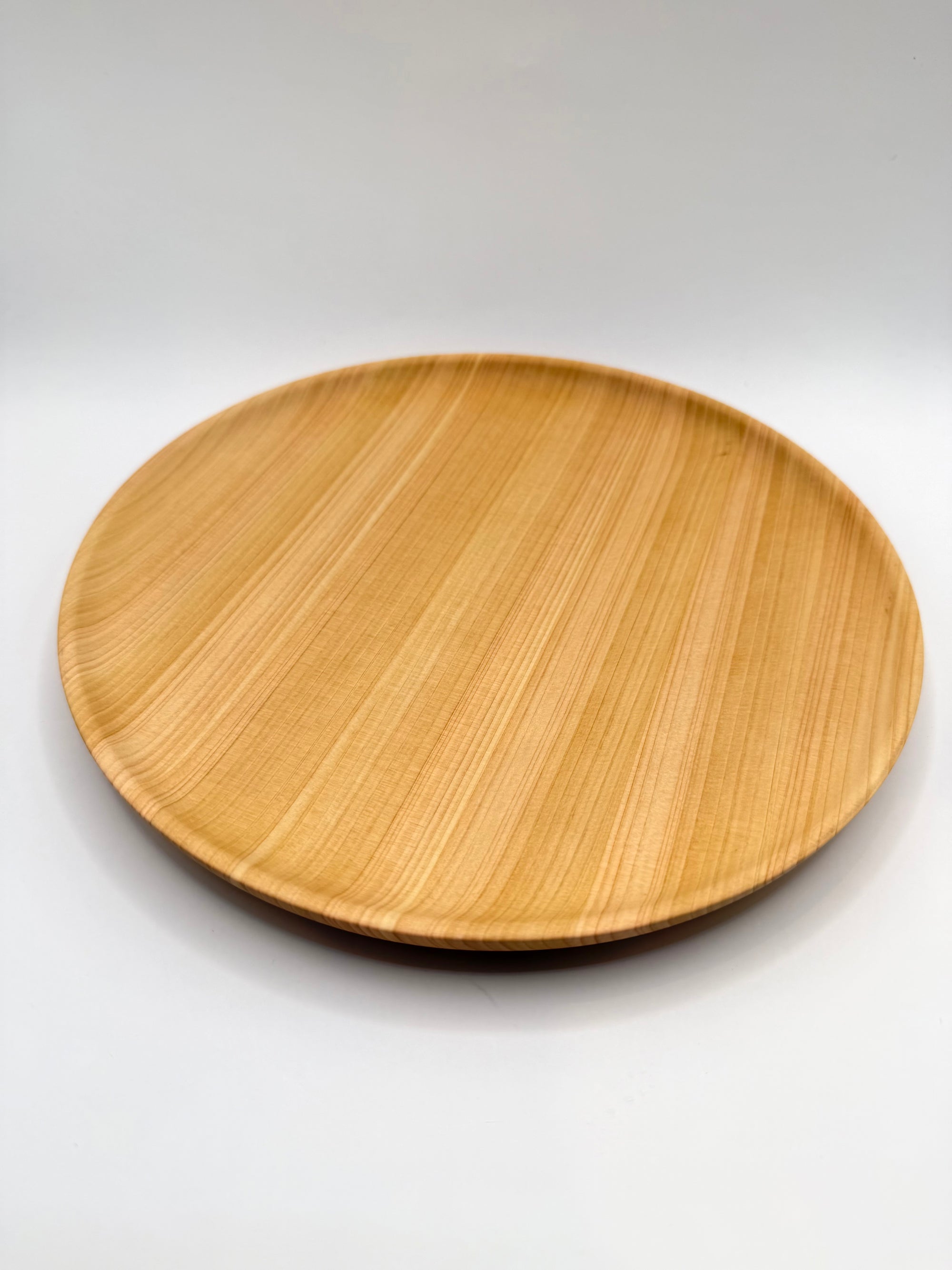Assiette plate, bois tourné