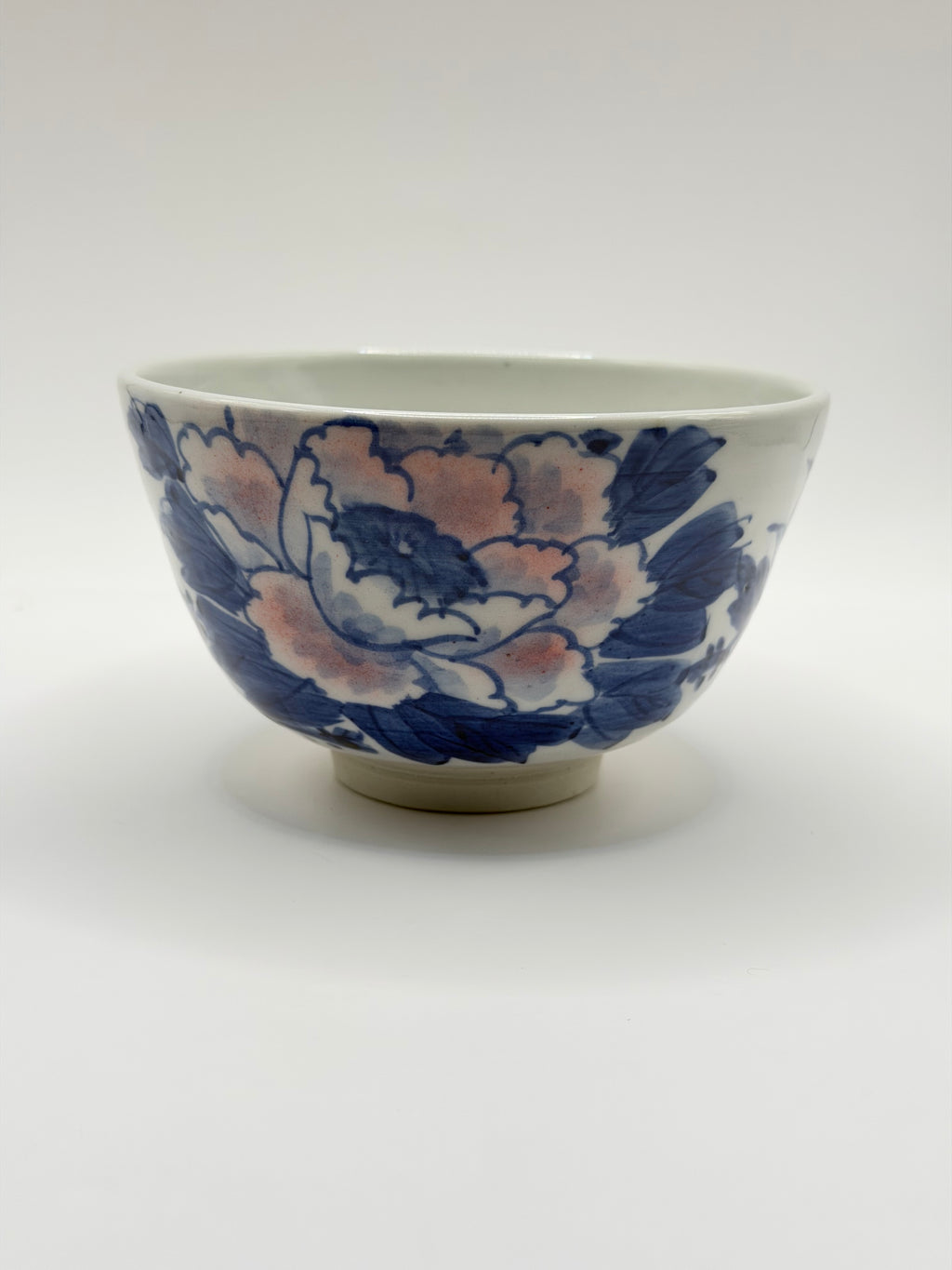 Bol japonais en porcelaine, décor sometsuke bleu et rose