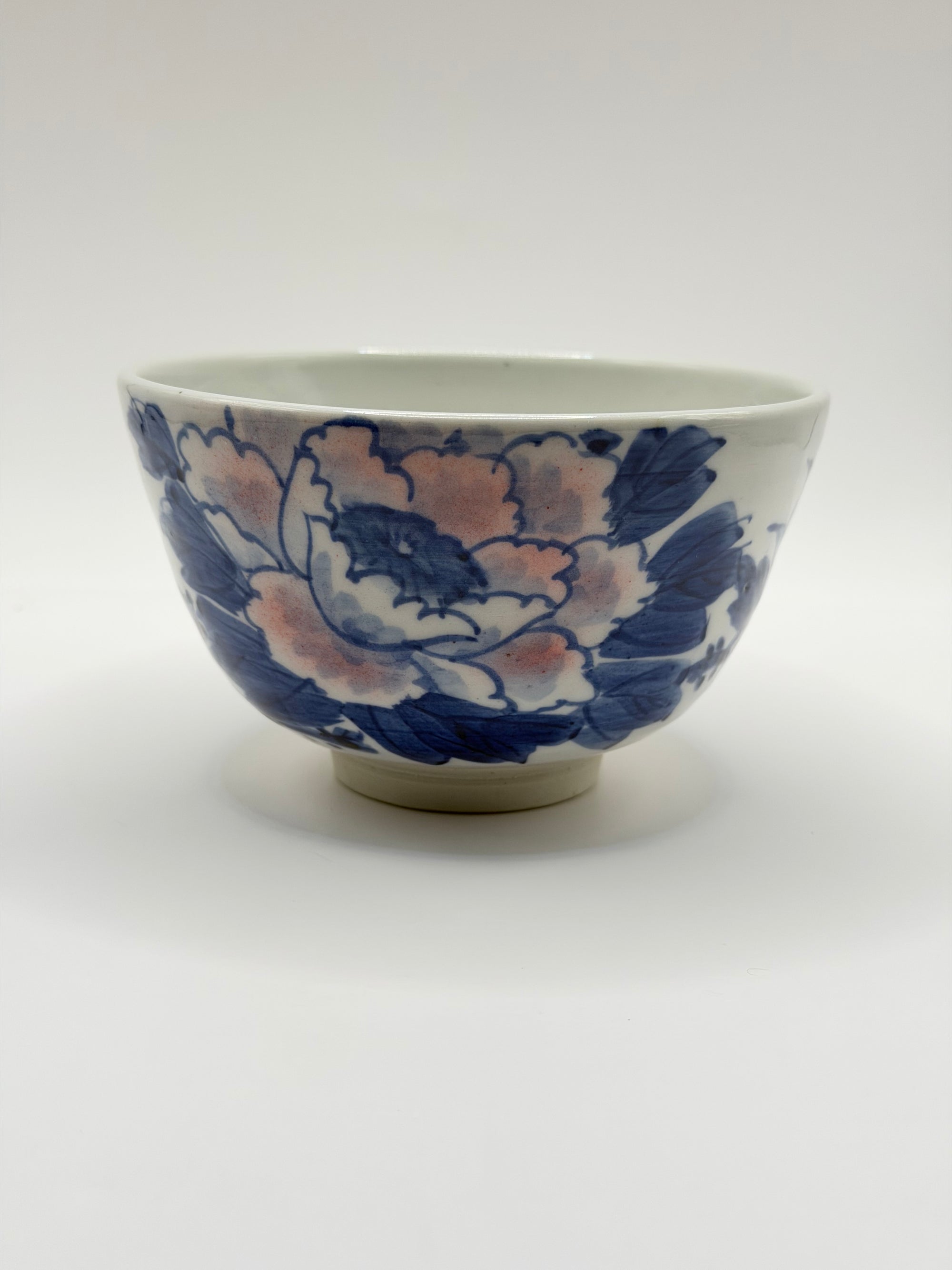 Bol japonais en porcelaine, décor sometsuke bleu et rose