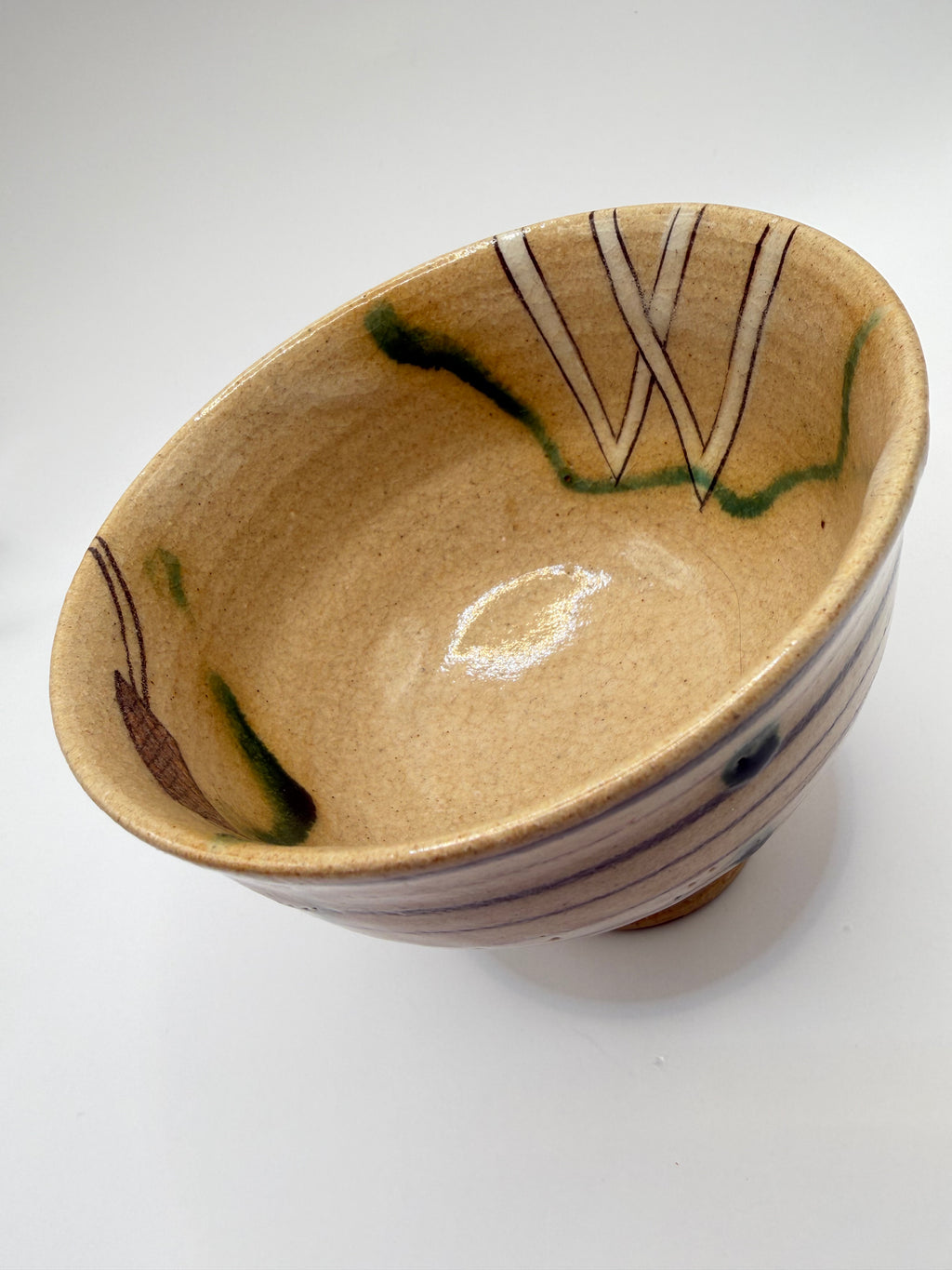 Coupe sur pied, décor peint