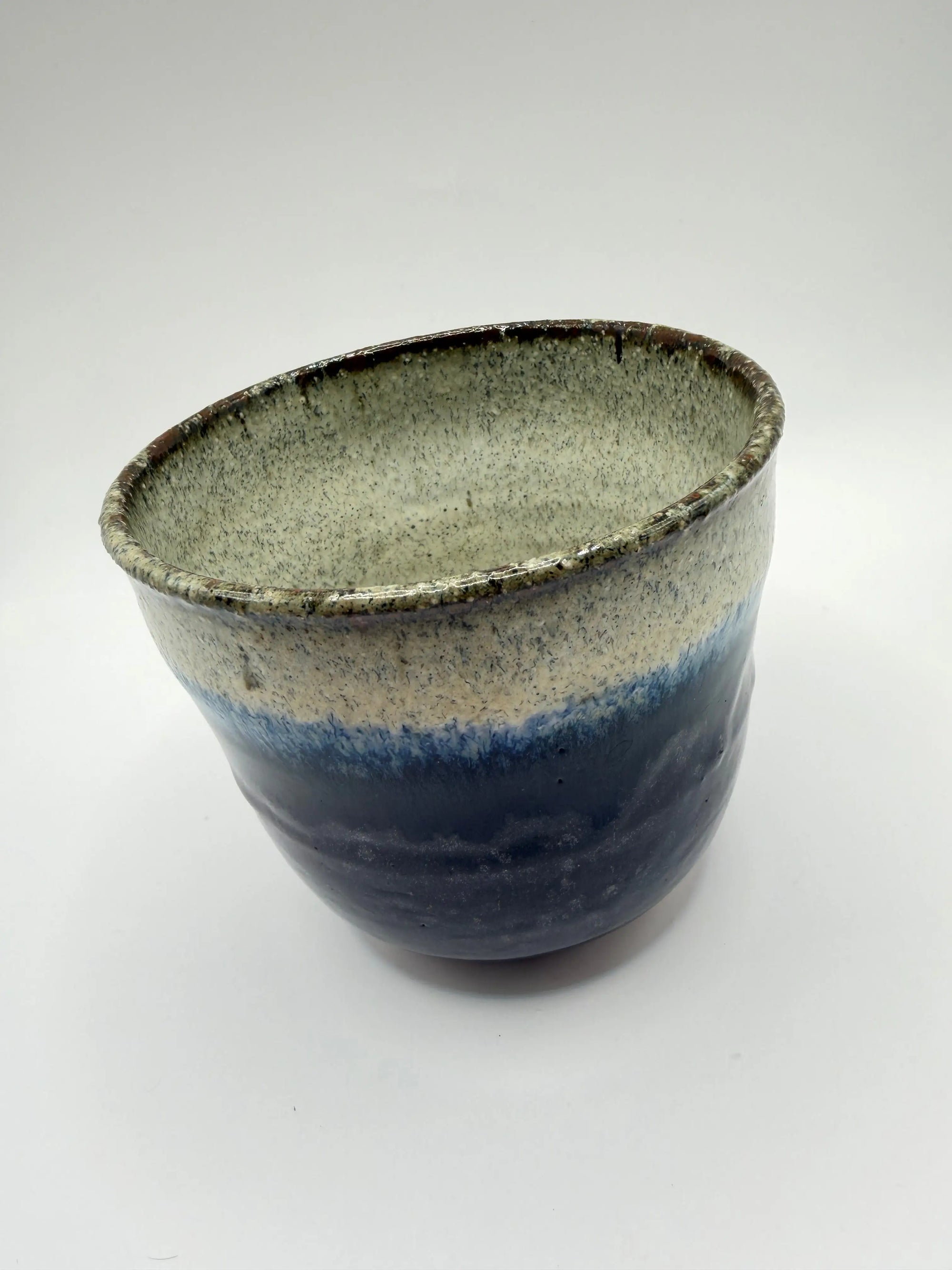 Tasse grès glaçure dégradée bleue