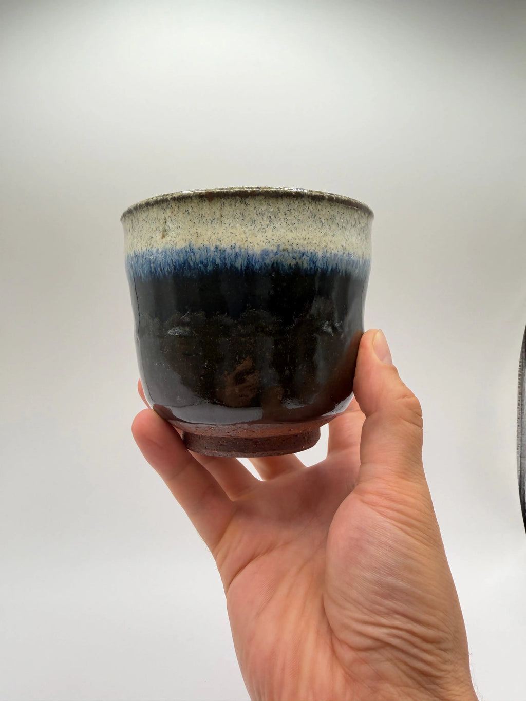 Tasse grès glaçure dégradée bleue