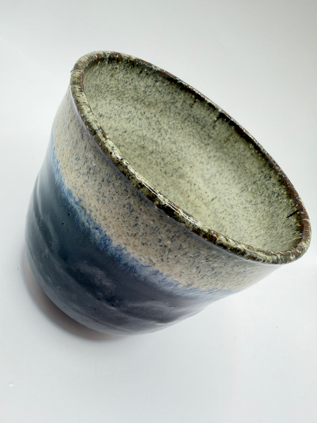 Tasse grès glaçure dégradée bleue