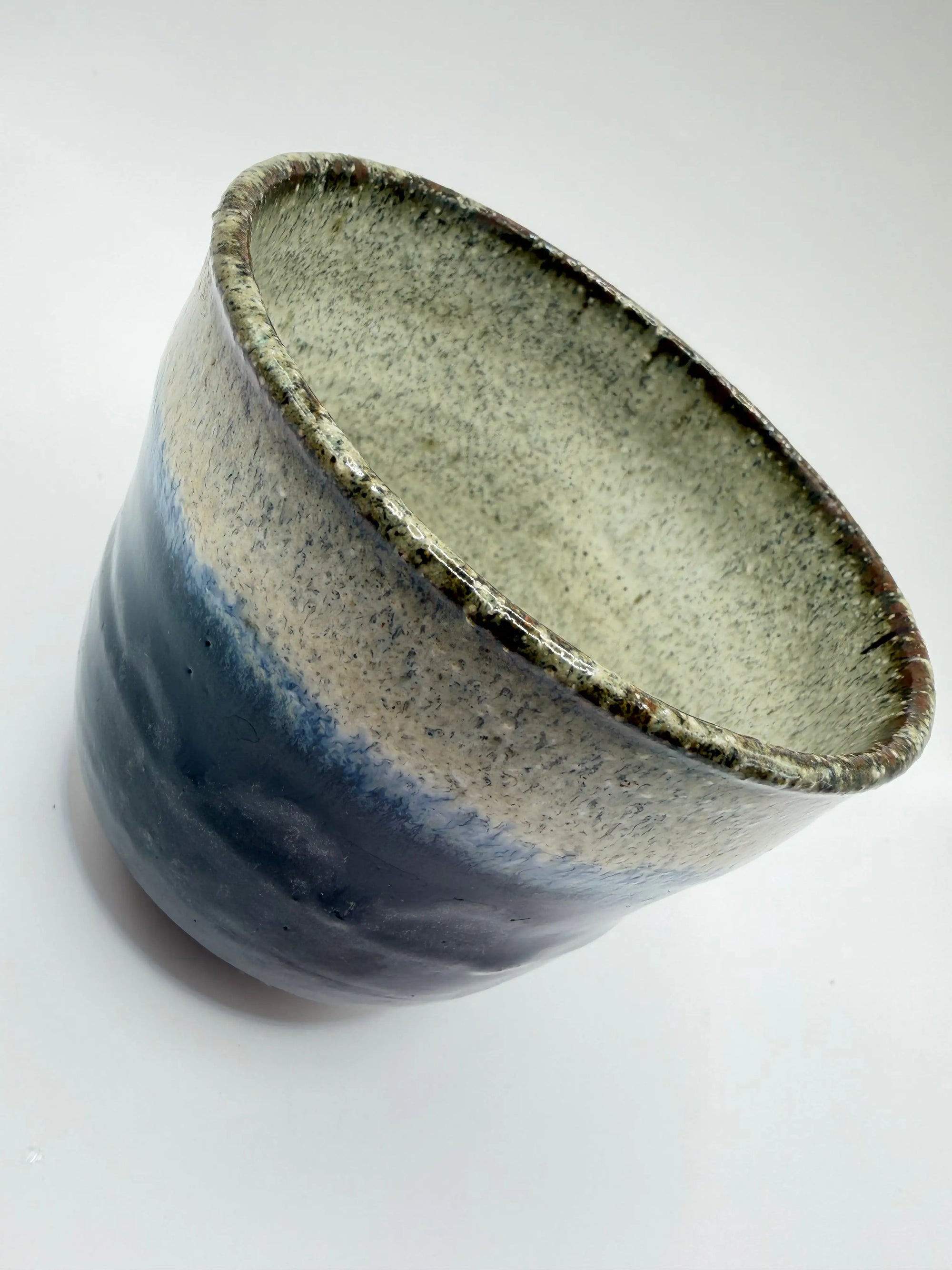 Tasse grès glaçure dégradée bleue