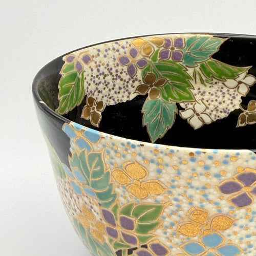 Bol à Matcha Décor Hortensias Dorés sur Fond Noir